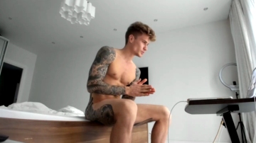 Anotherguyonyourscreen  26-09-2021 video topless